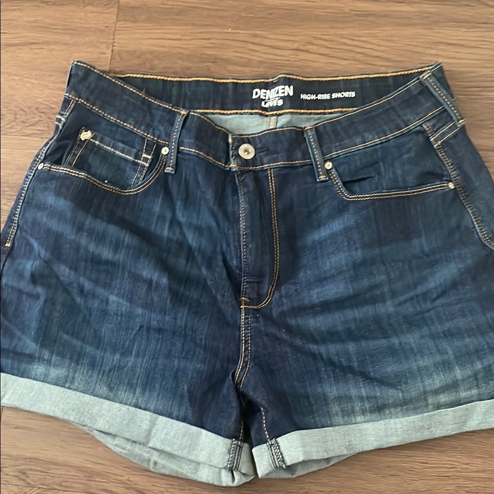 Denizen Levi’s  High- Rise Shorts Women Size 14- W- 32